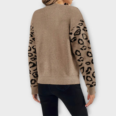 Sabrin - Lässiger Pullover mit Leo-Design